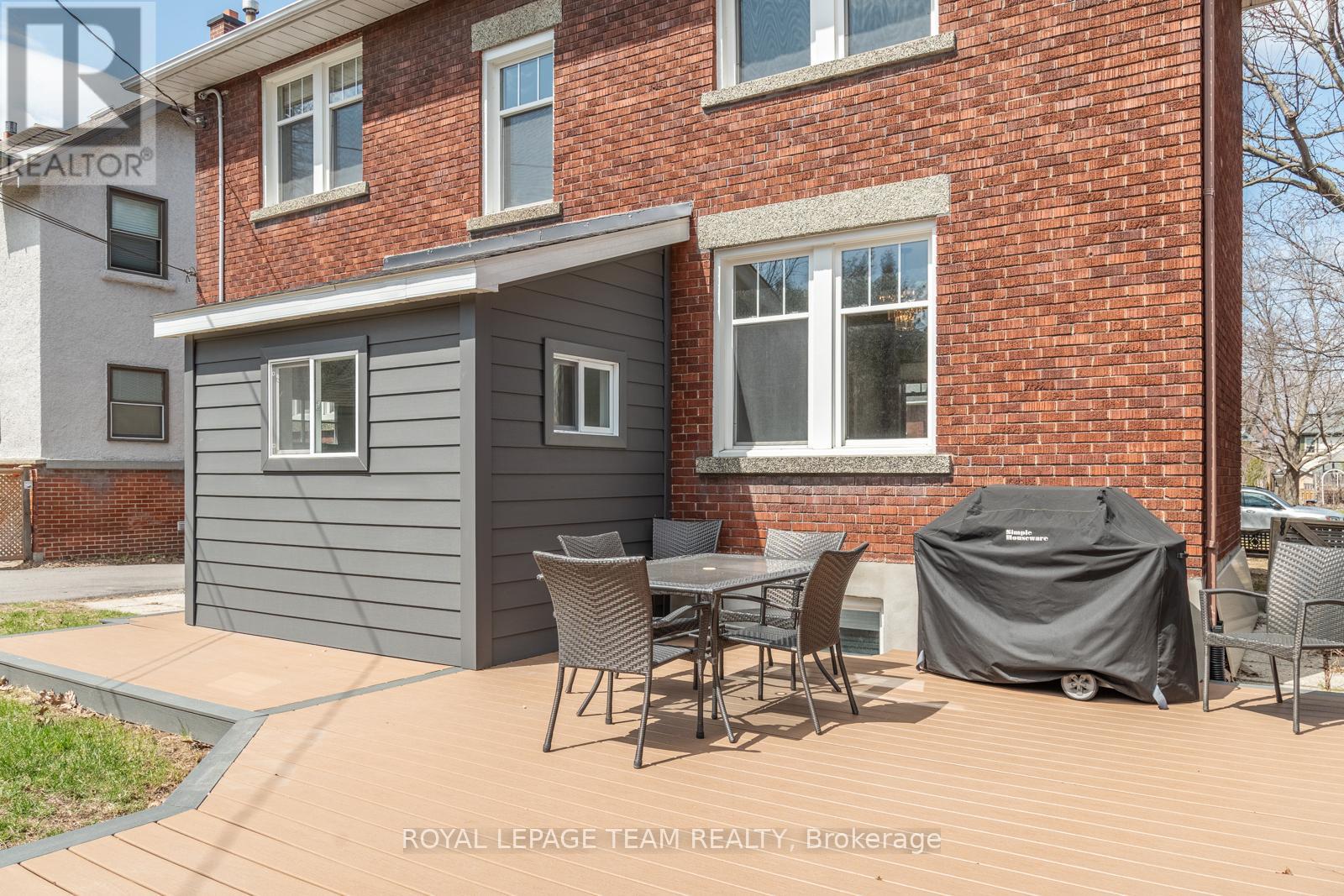318 CLEMOW AVENUE - 29