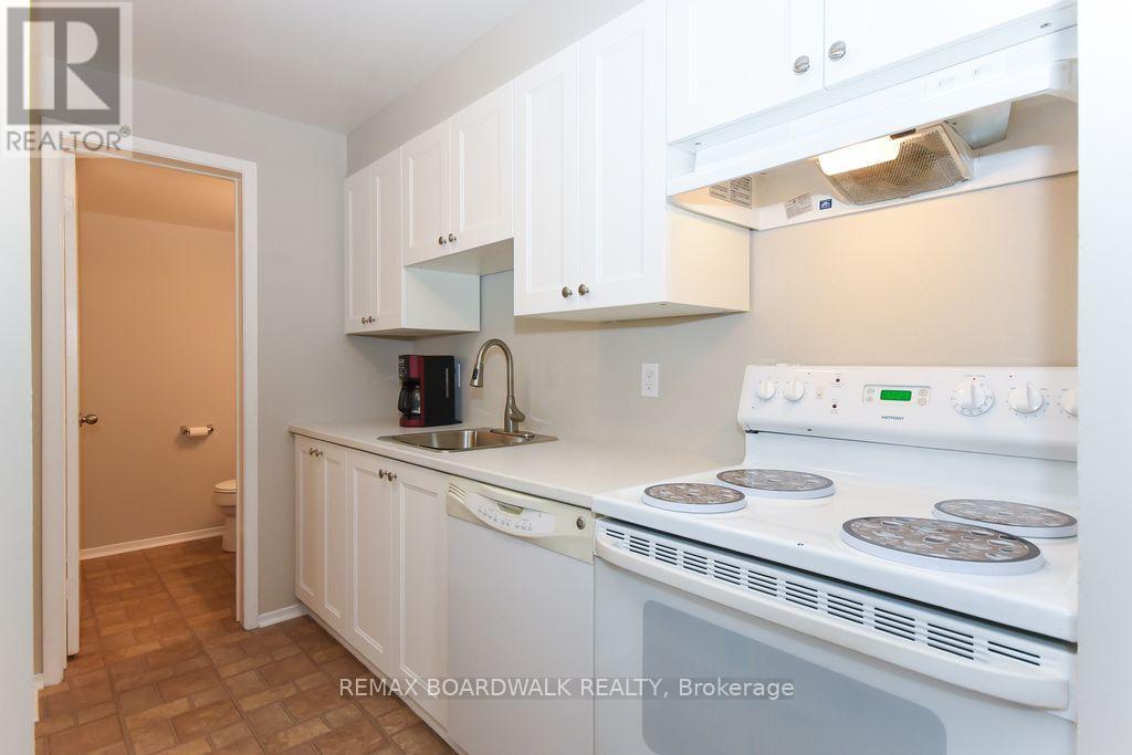 #87A 758 ST. ANDRE DRIVE - 10