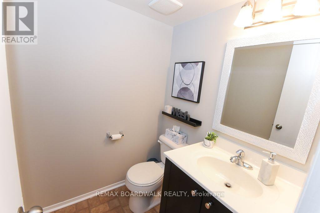 #87A 758 ST. ANDRE DRIVE - 11