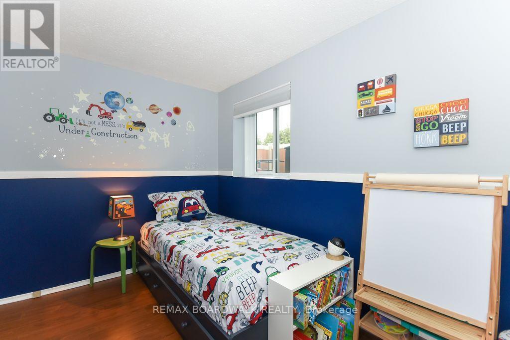 #87A 758 ST. ANDRE DRIVE - 16
