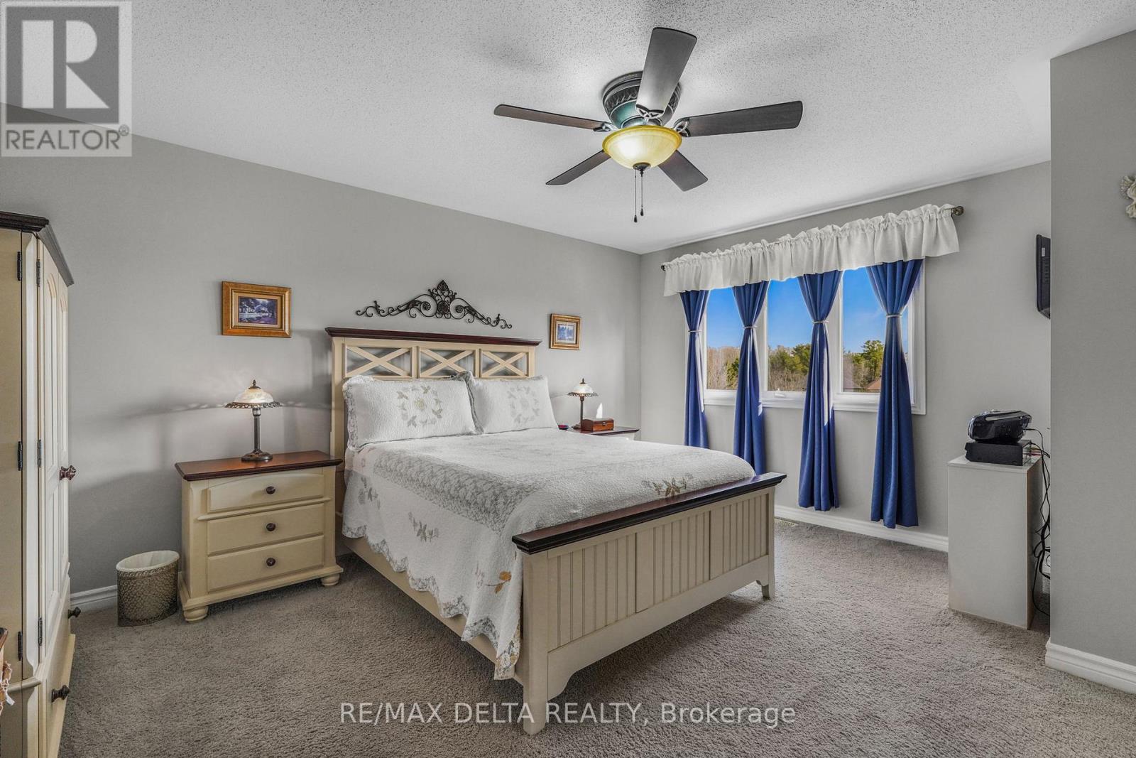 Spacious primary  bedroom.