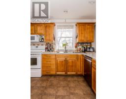 Family room - 163 Orchard Street, Berwick, NS B0P1E0 Photo 15