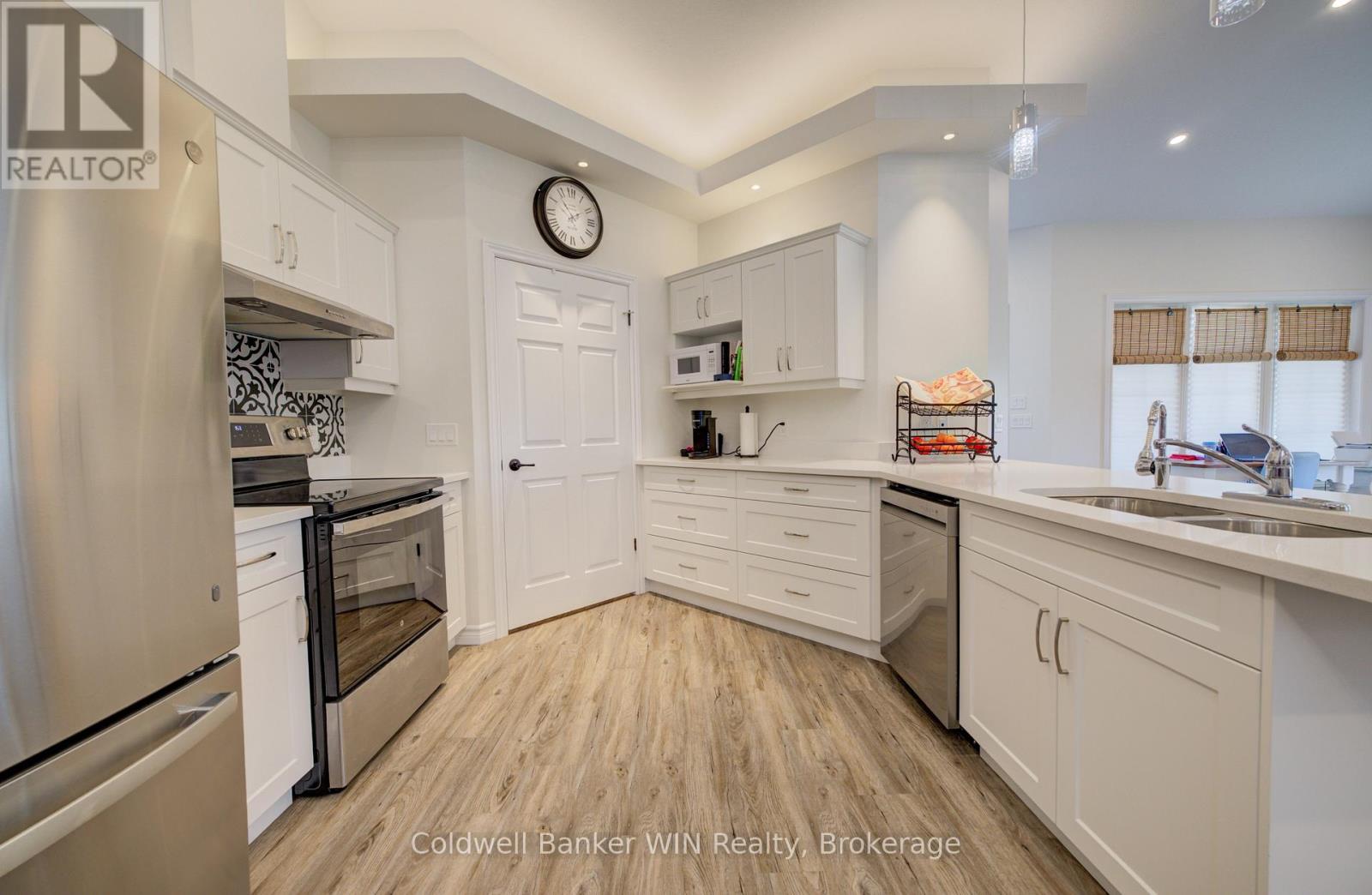 115 BROOMER CRESCENT - 16