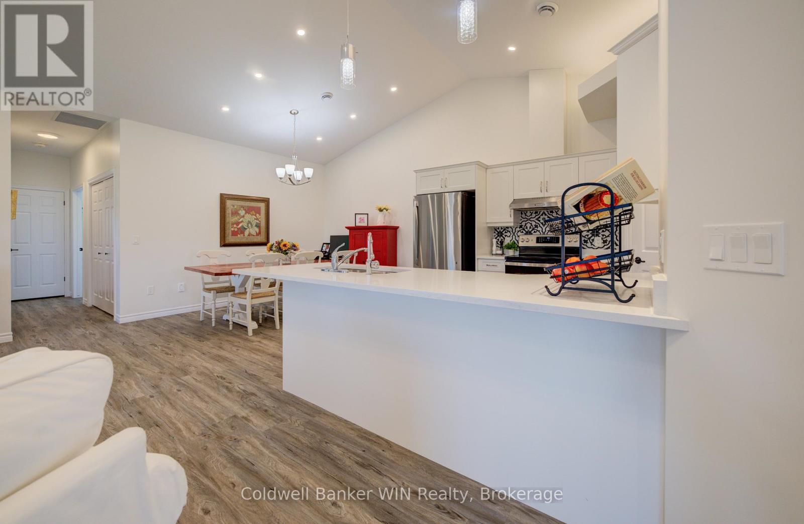 115 BROOMER CRESCENT - 9