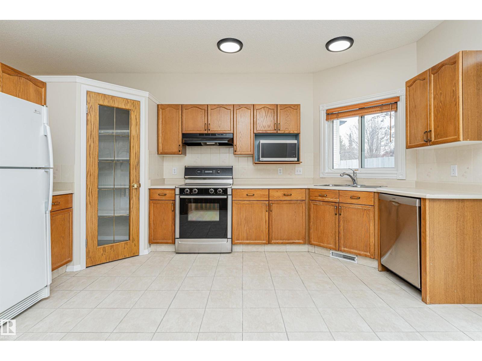 66 COURTENAY DR, Sherwood Park