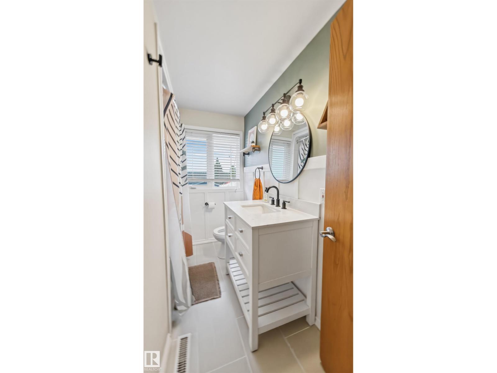 23 CLEARWATER, Devon