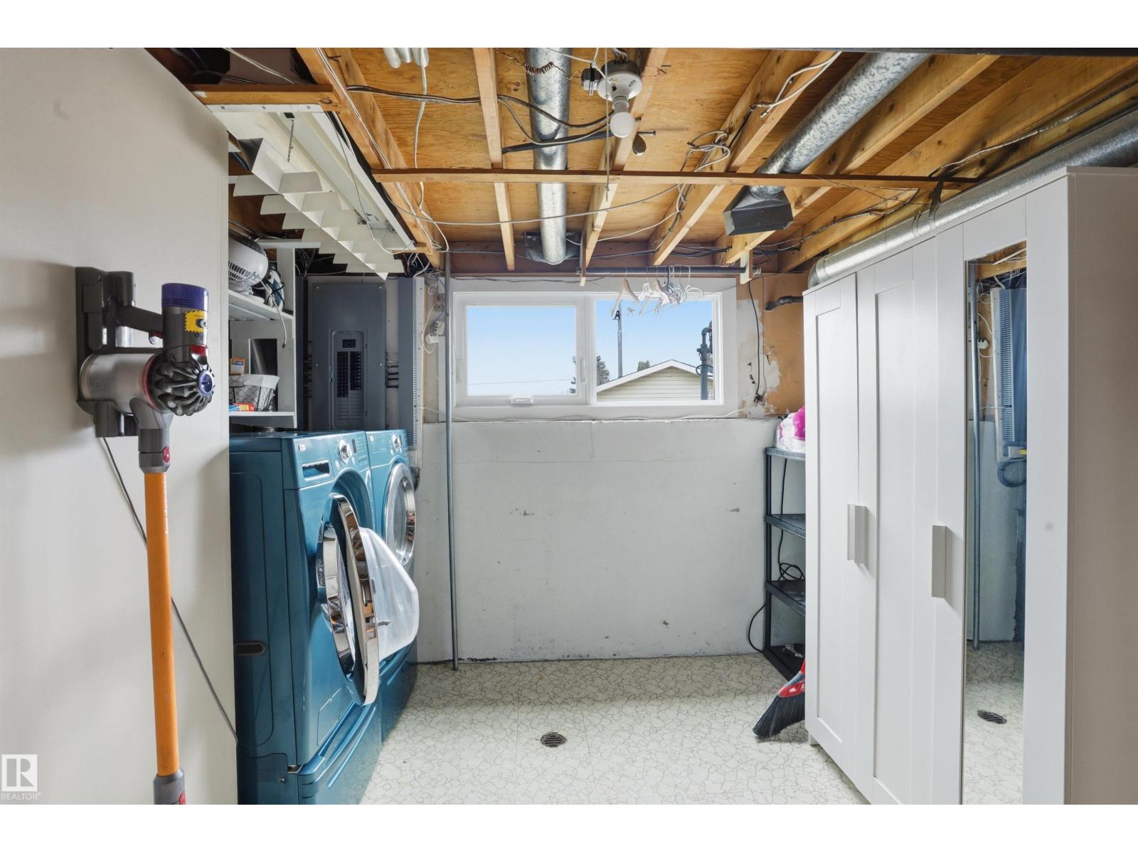 23 CLEARWATER, Devon