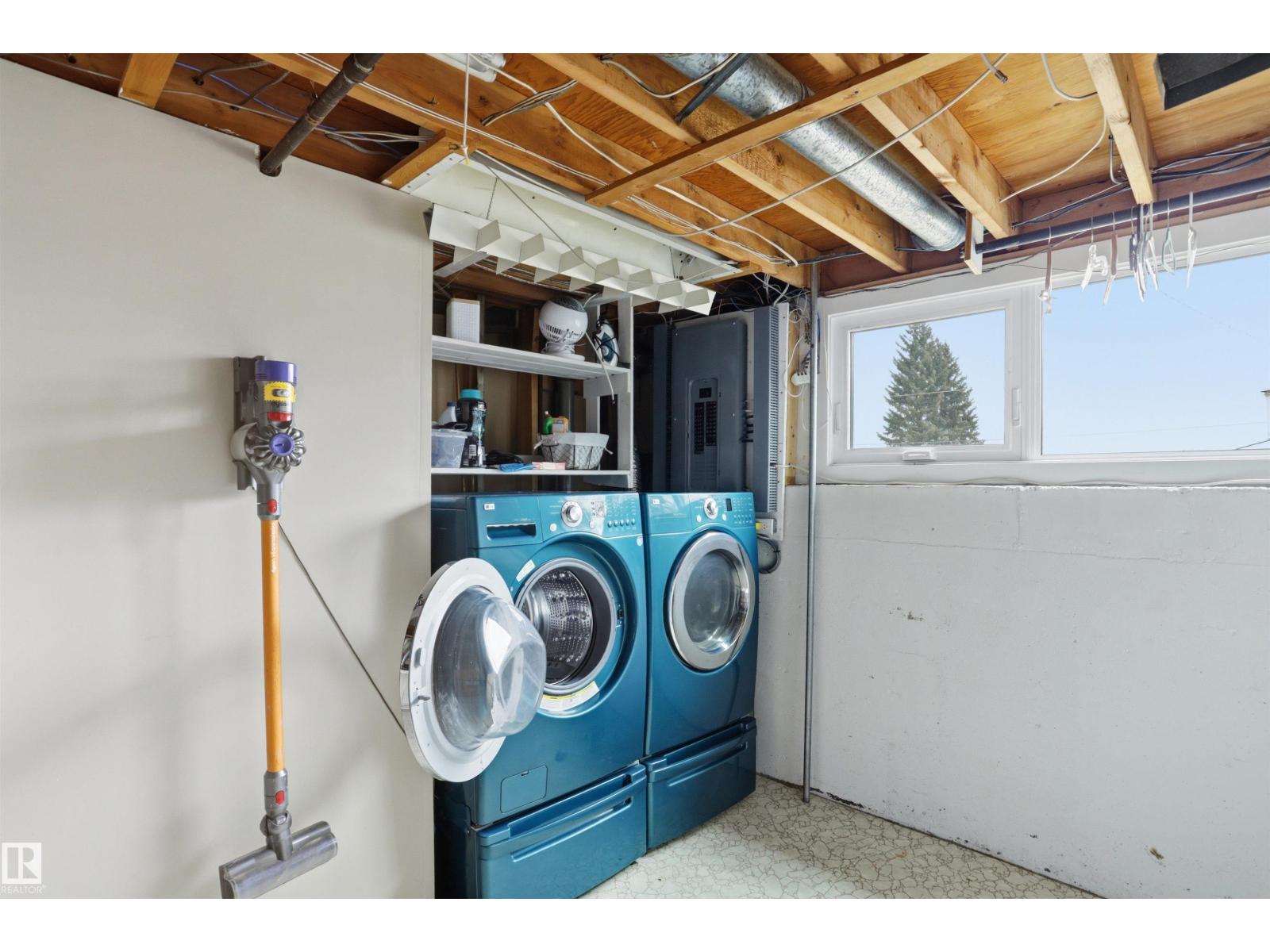 23 CLEARWATER, Devon