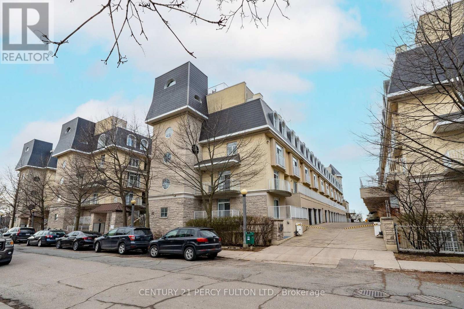 Listing photo of 335 - 32 STADIUM ROAD