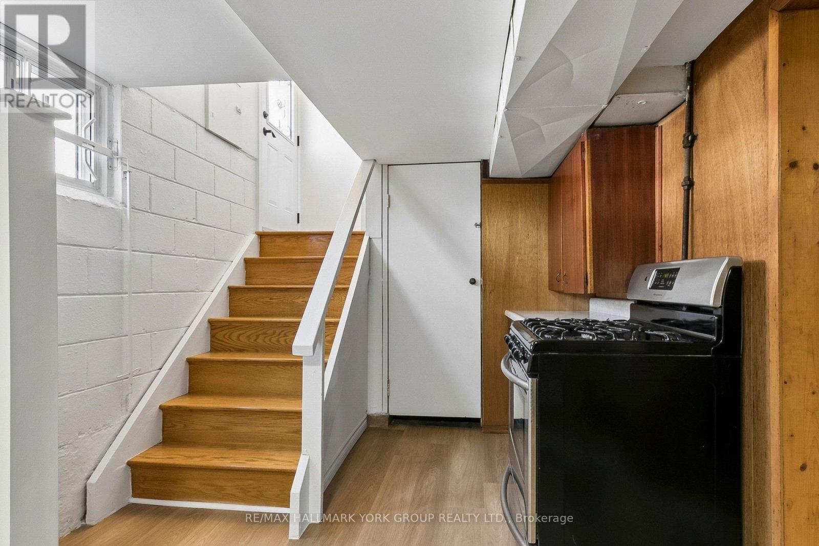5 LARMERE COURT - 20