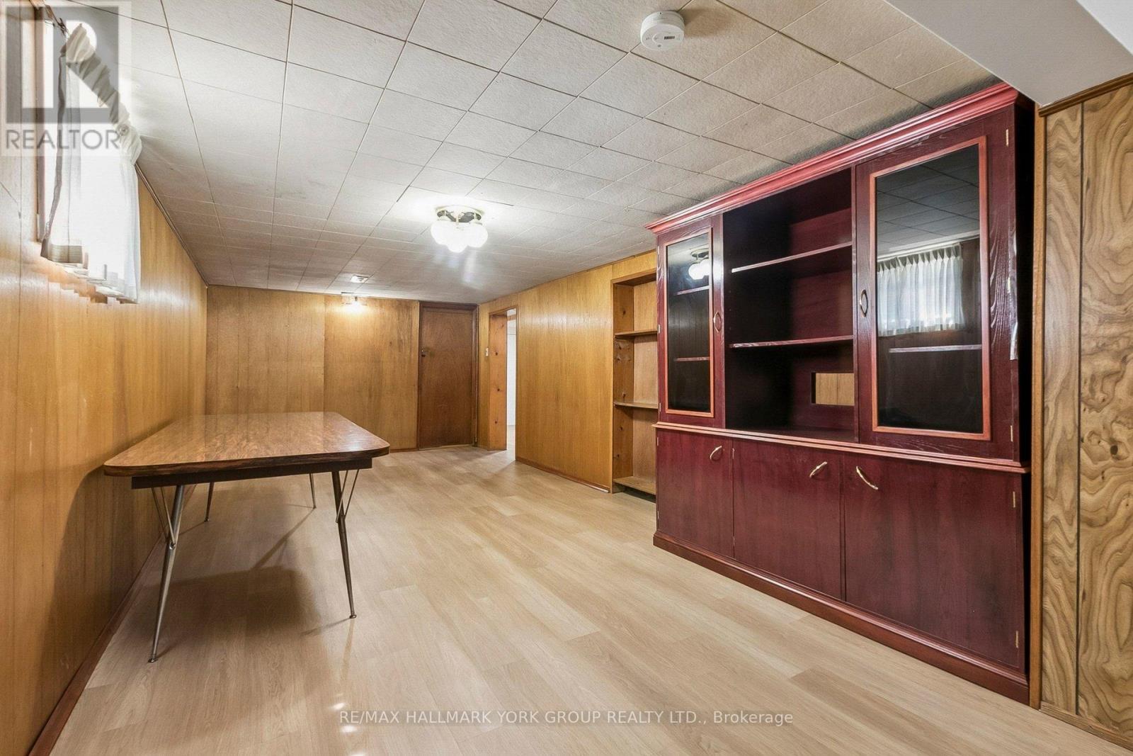 5 LARMERE COURT - 22