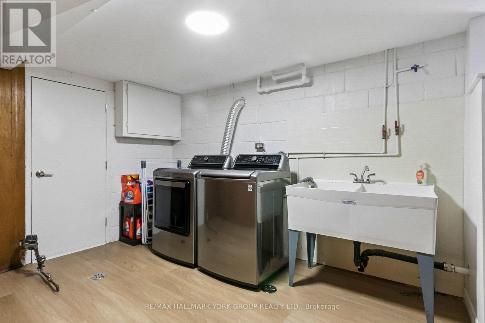 5 LARMERE COURT - 24