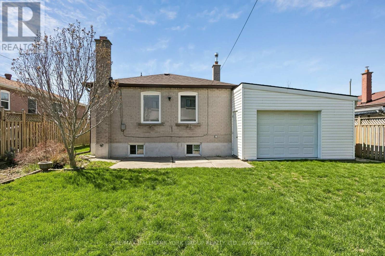 5 LARMERE COURT - 25