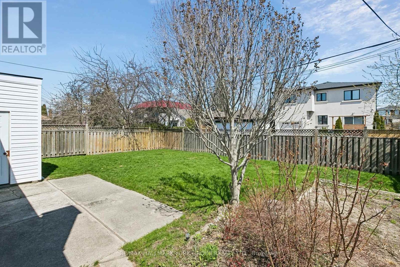 5 LARMERE COURT - 27