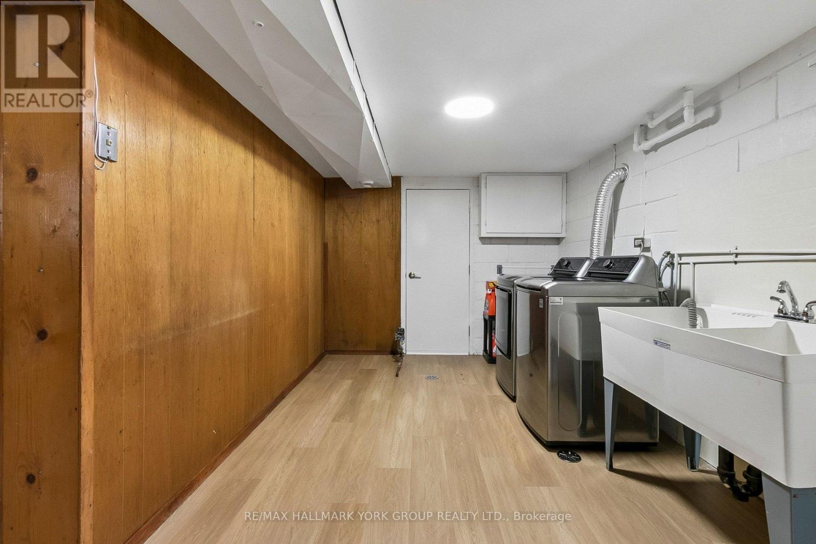 5 LARMERE COURT - 28