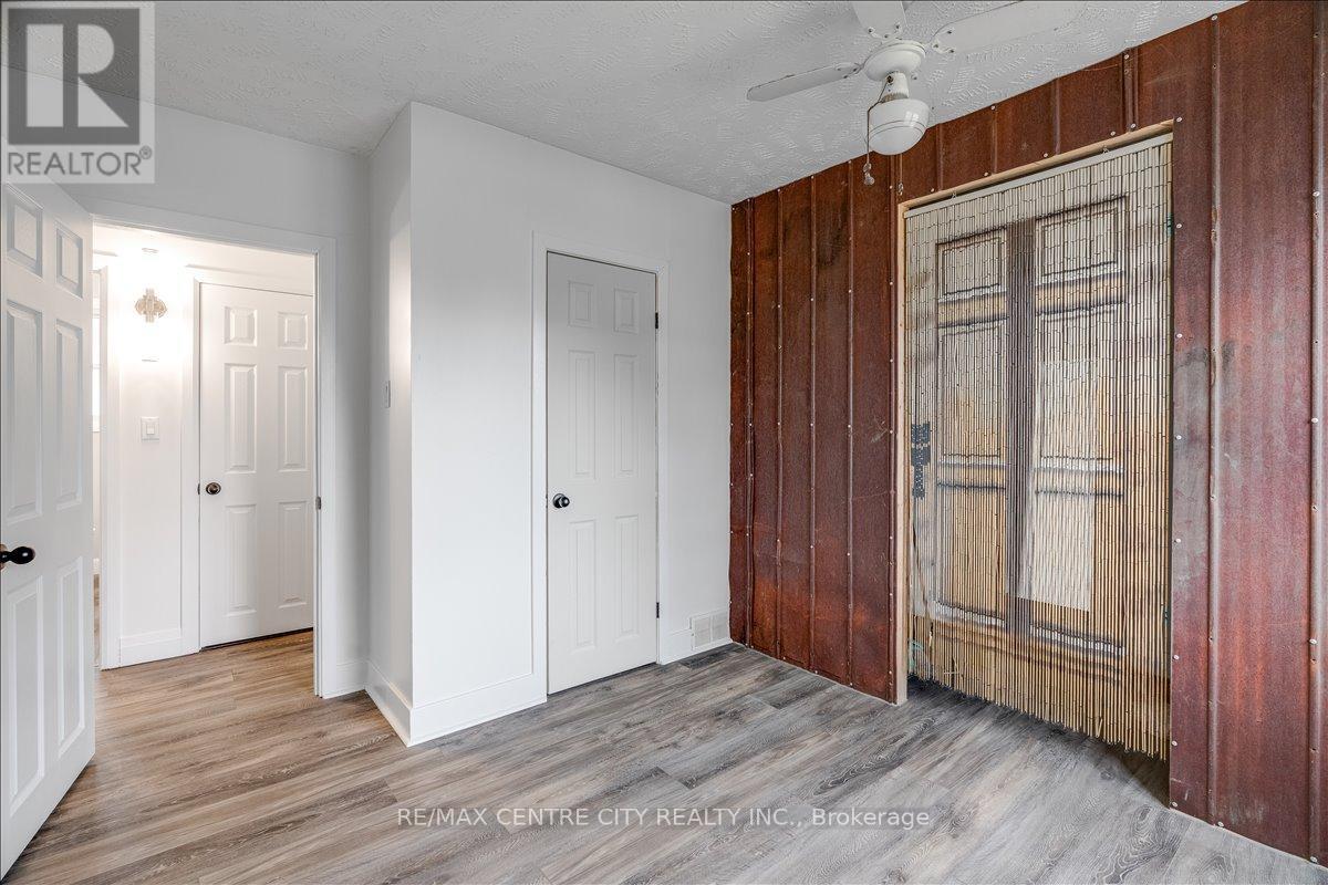 549 VICTORIA STREET Property Photo