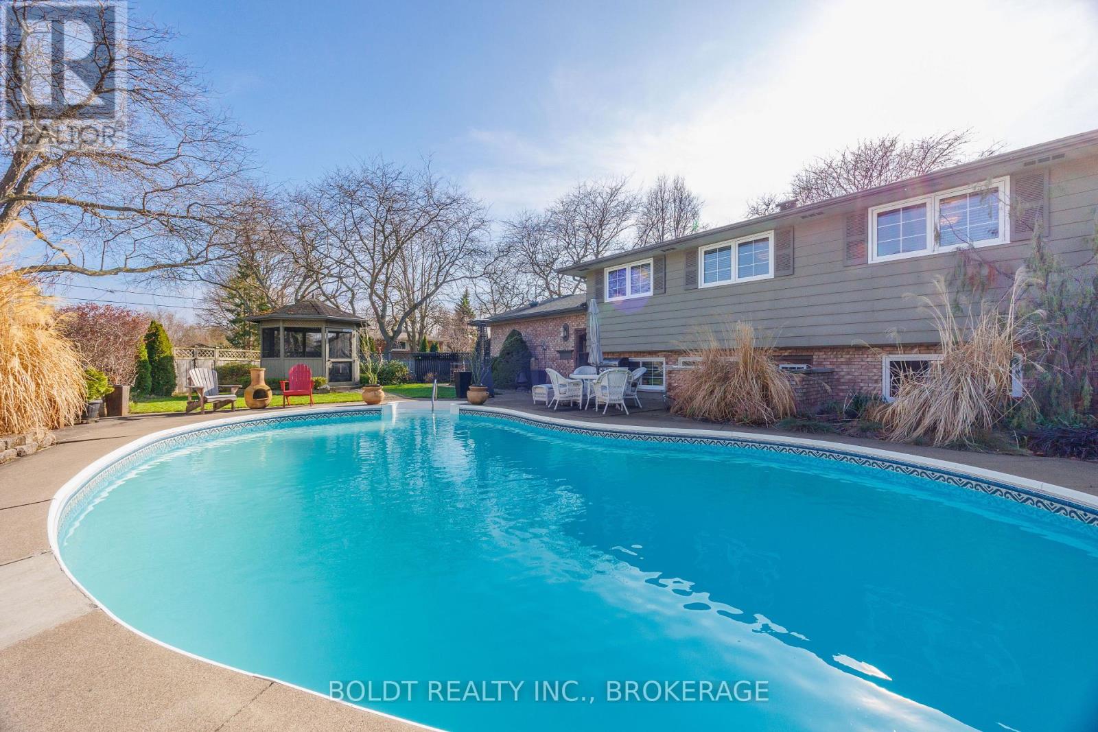 24 MISSISSAUGA ROAD - 26