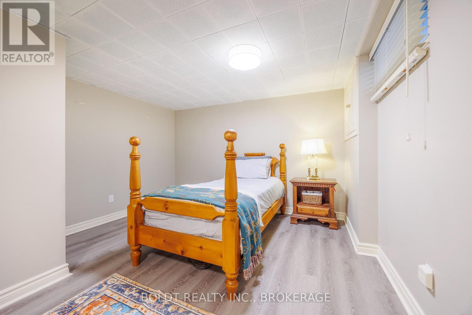 24 MISSISSAUGA ROAD - 22