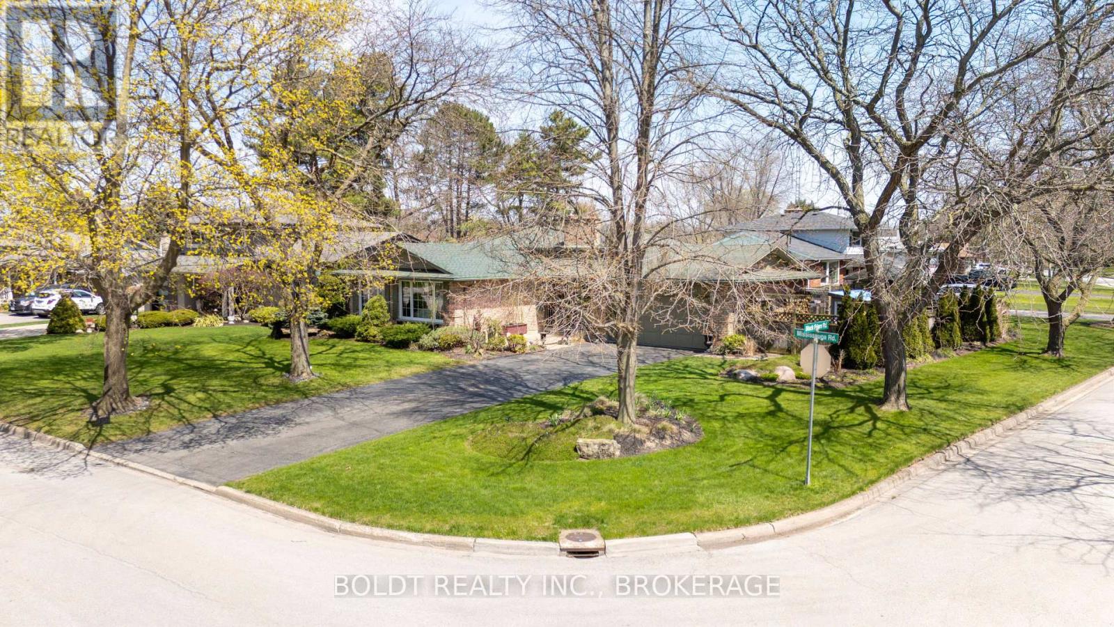 24 MISSISSAUGA ROAD - 31