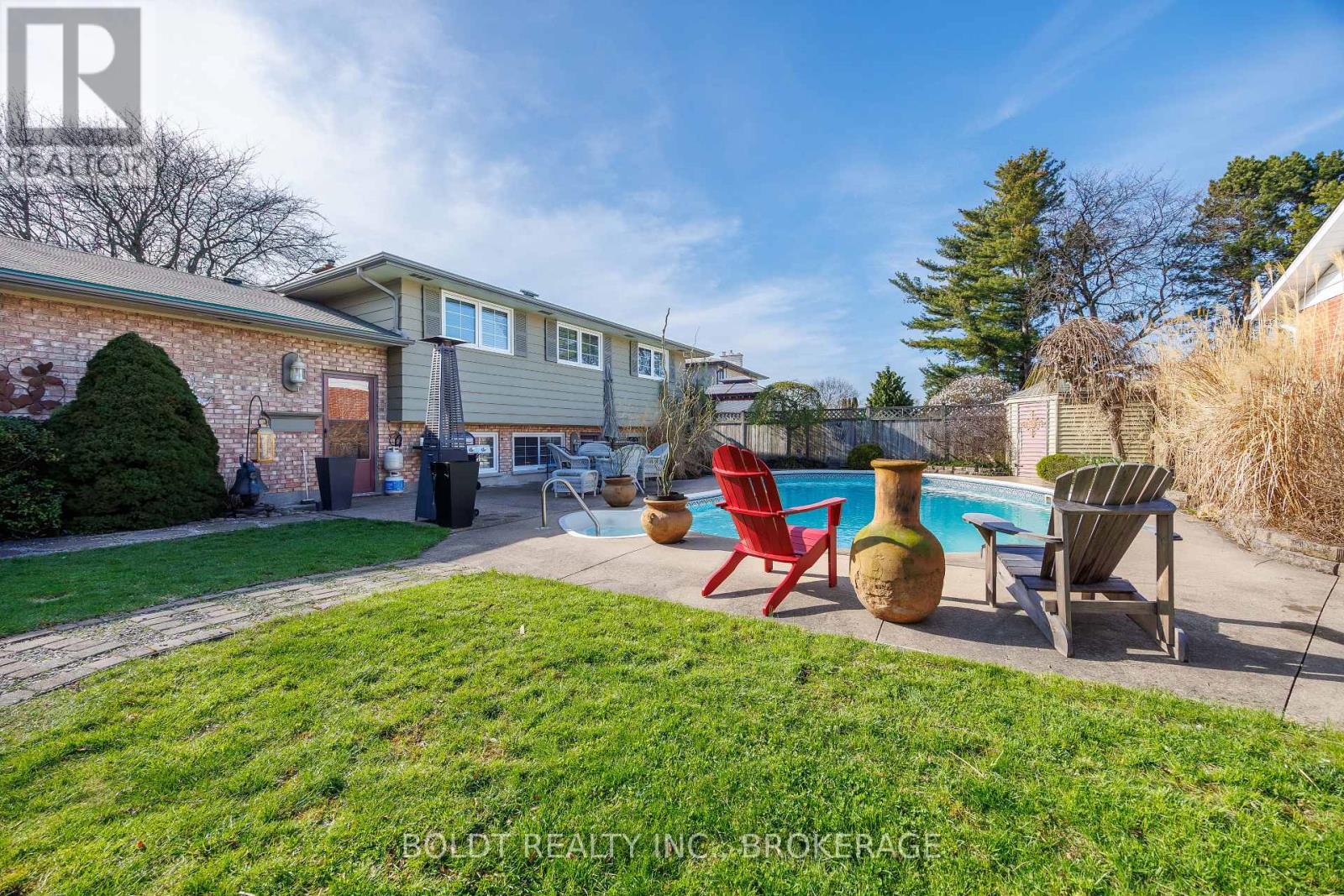 24 MISSISSAUGA ROAD - 27