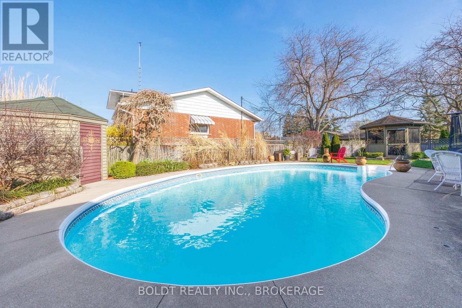 24 MISSISSAUGA ROAD - 25