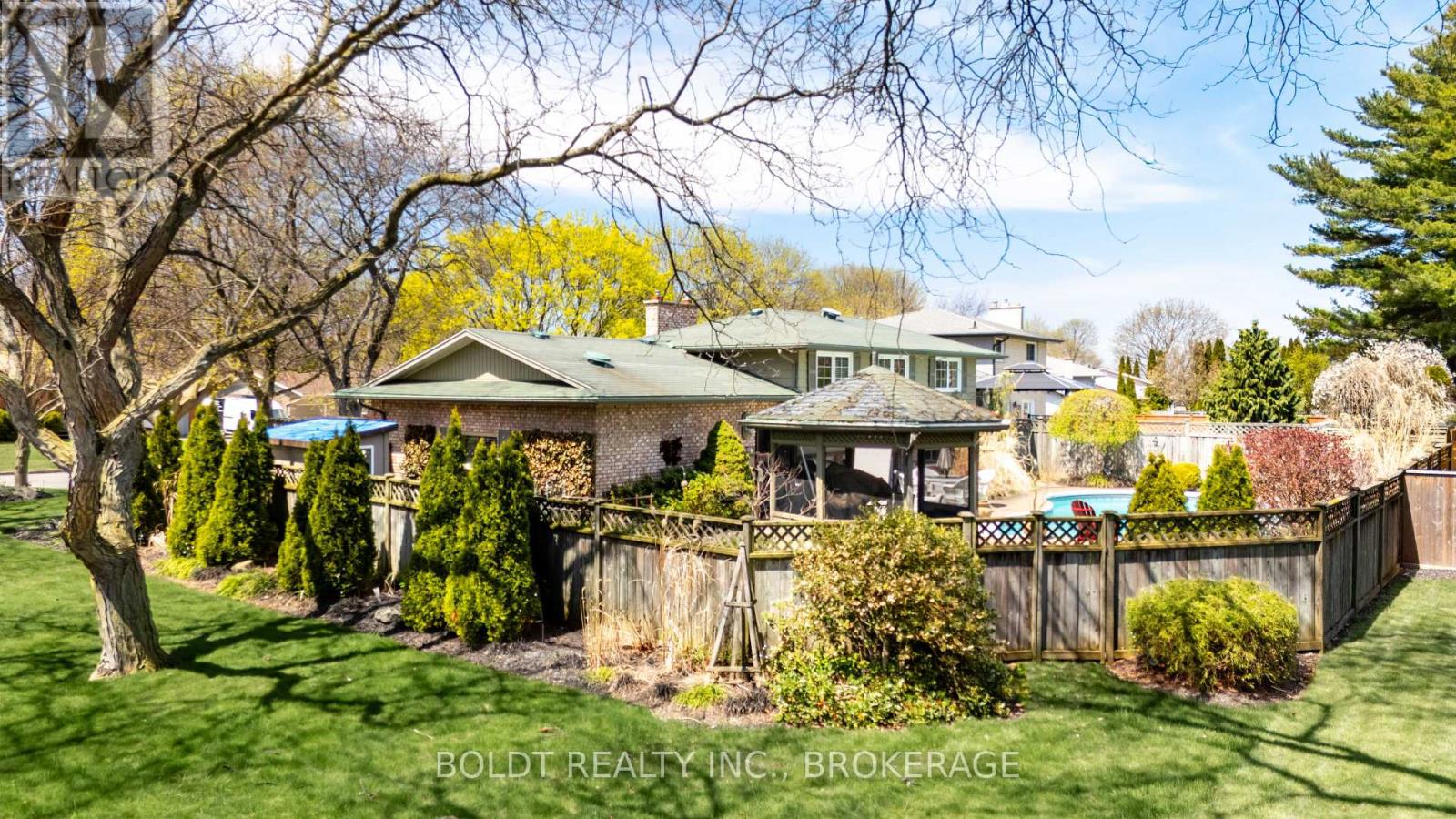 24 MISSISSAUGA ROAD - 30