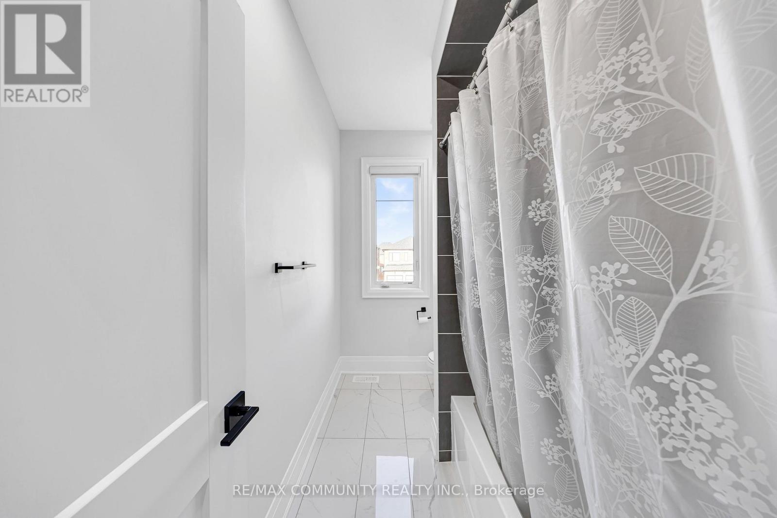 10 NIGH DRIVE — photo 26