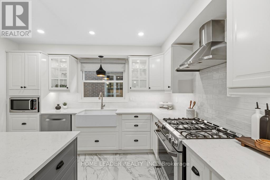 61 KING'S CROSS AVENUE — photo 16