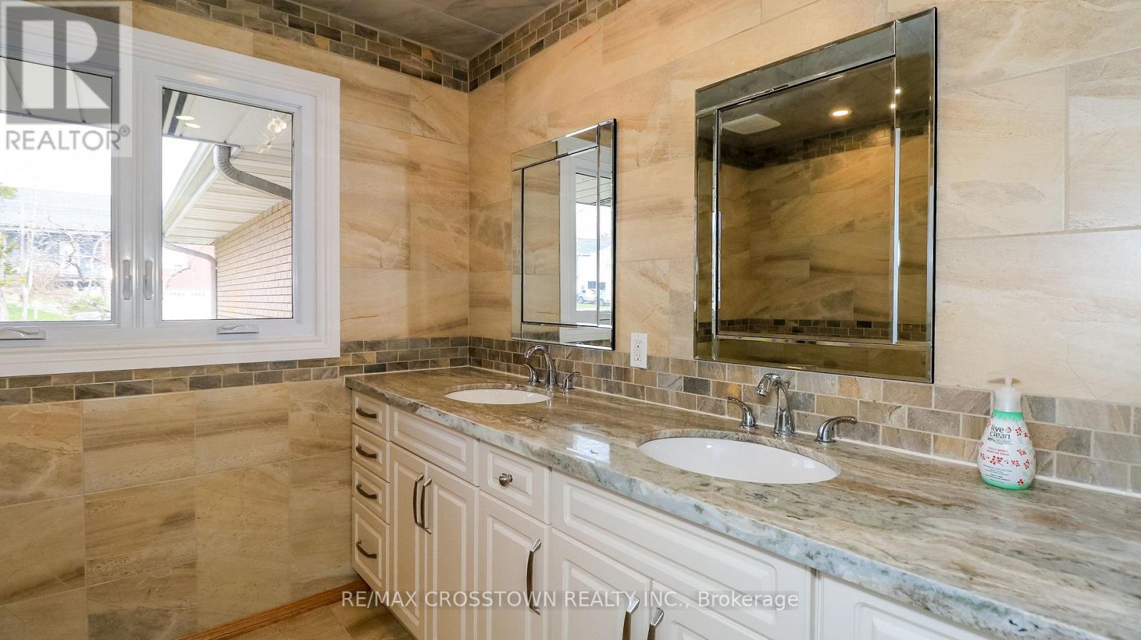 29 GRANDVIEW CRESCENT - 20