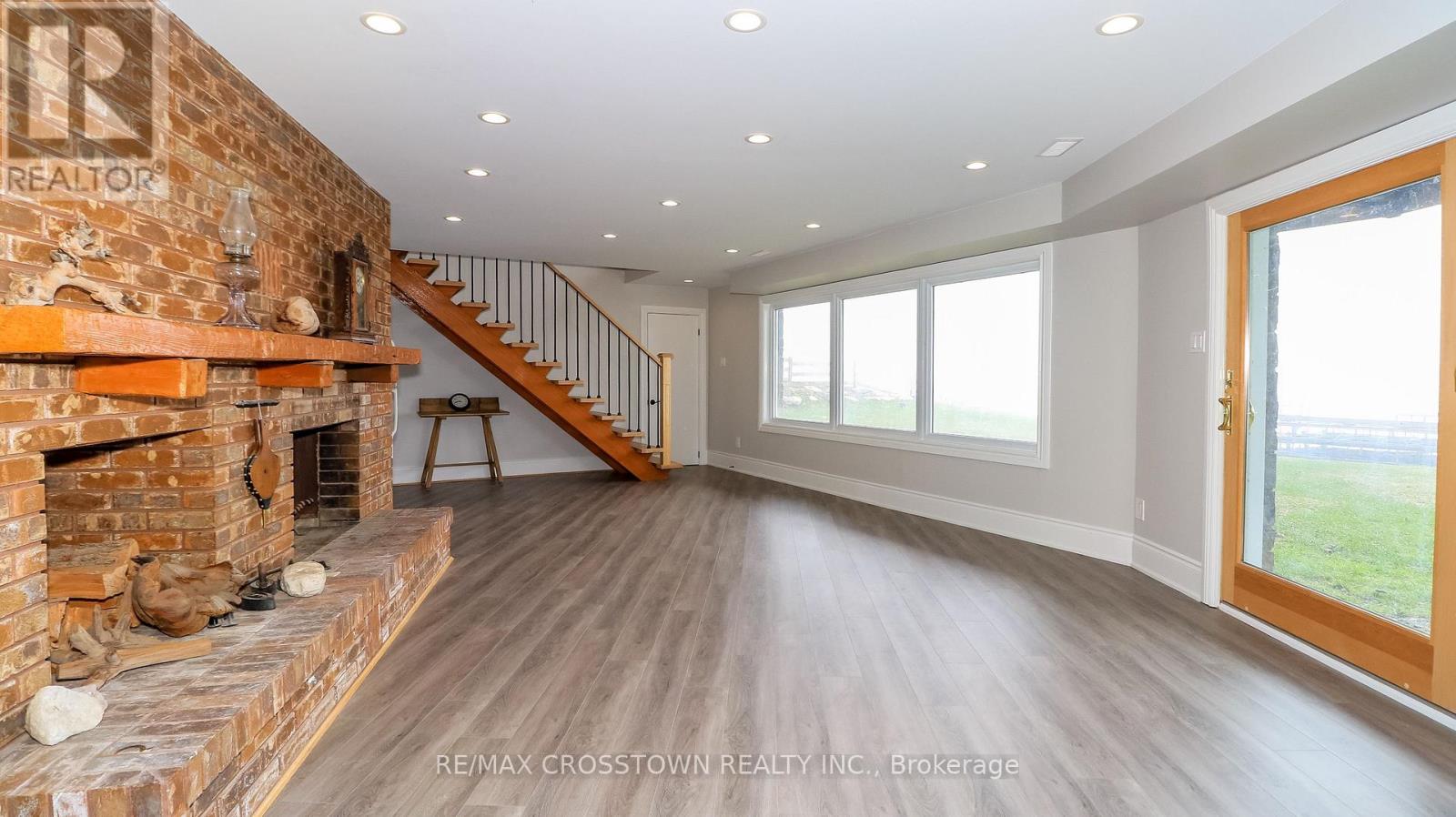 29 GRANDVIEW CRESCENT - 29