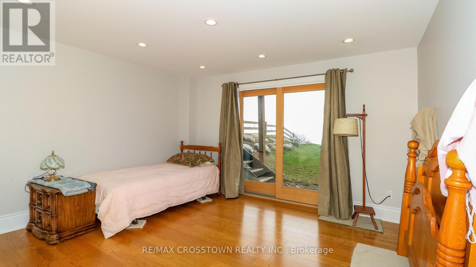 29 GRANDVIEW CRESCENT - 31