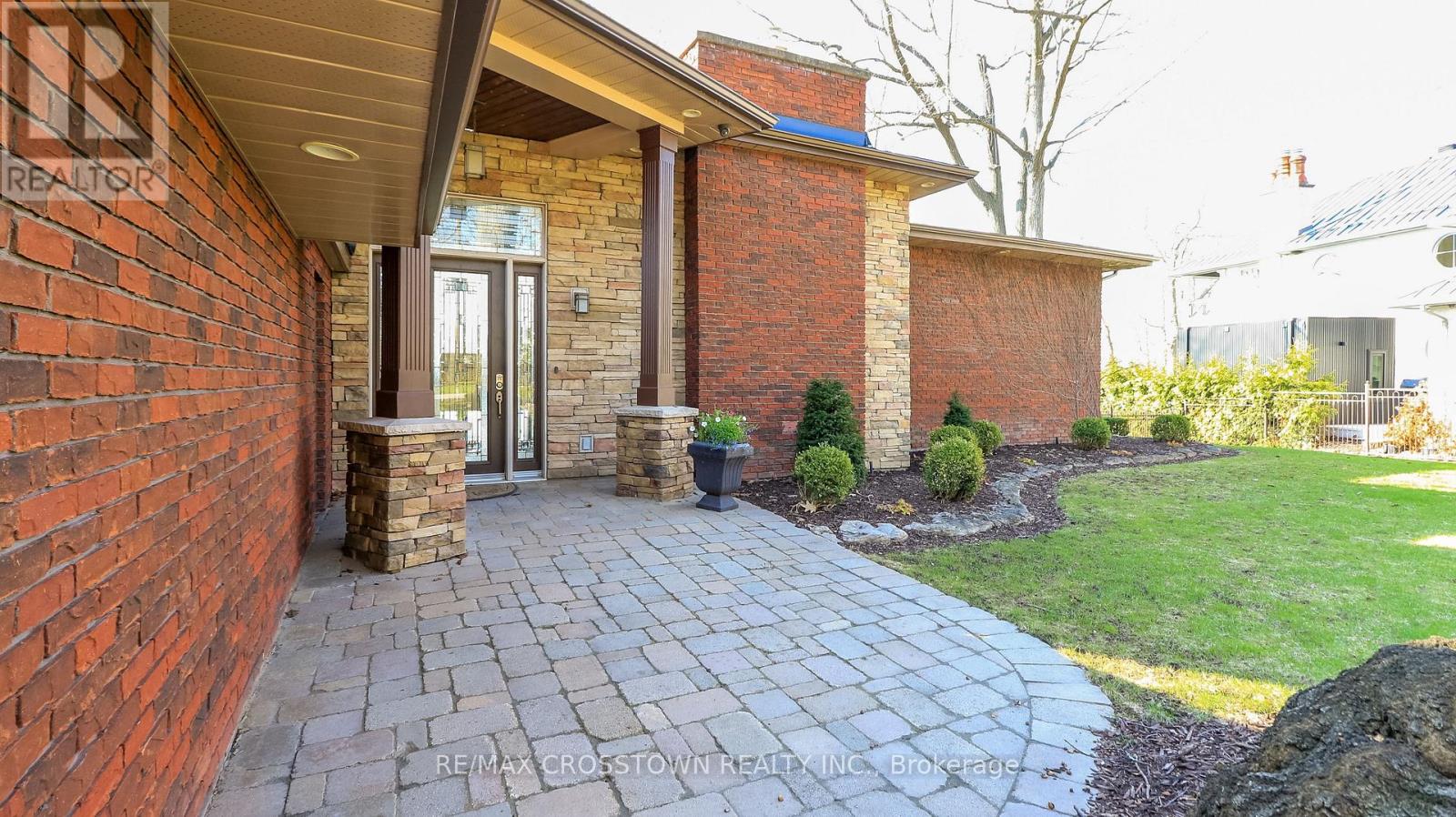 13 GEORGINA DRIVE - 14