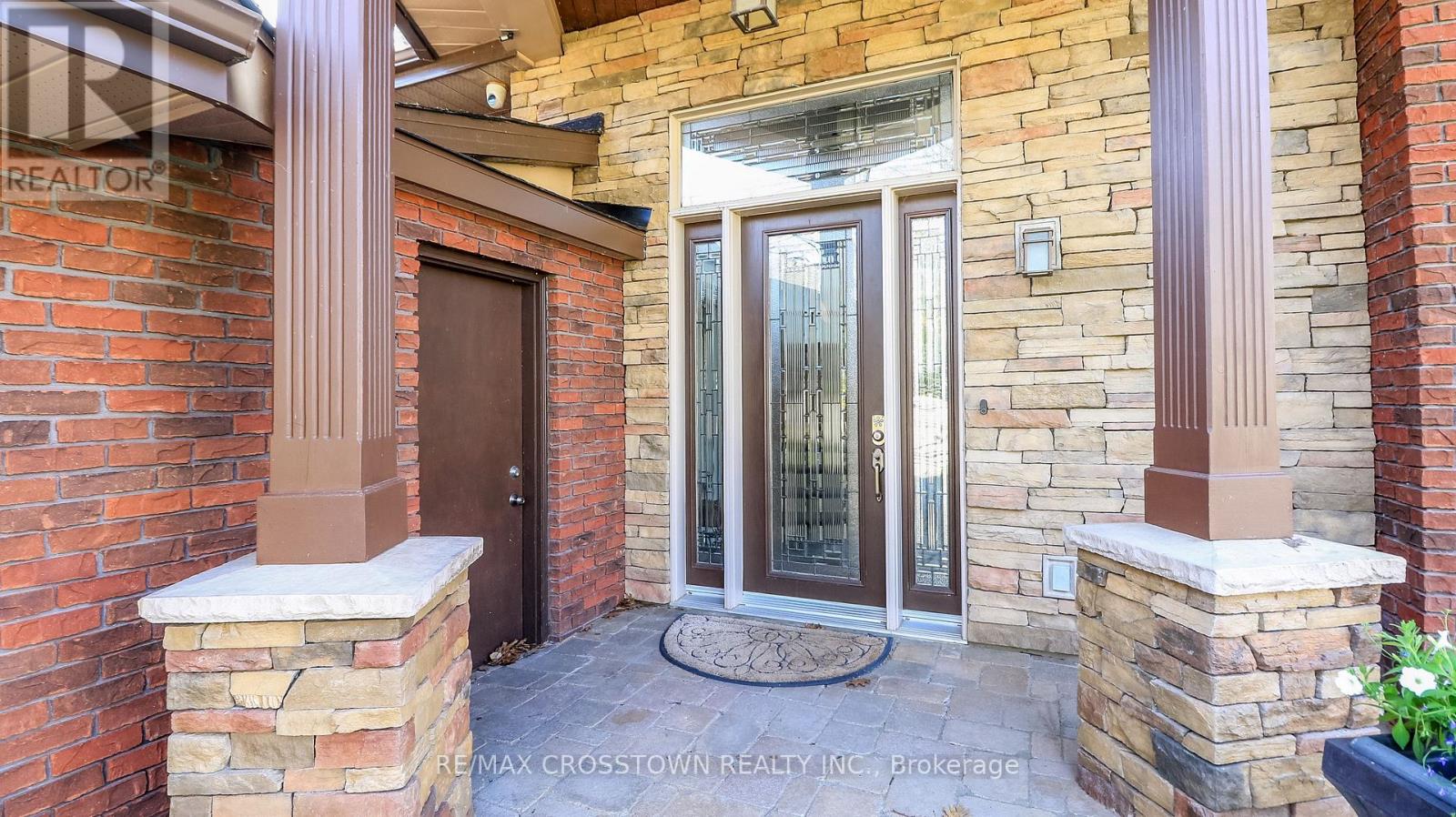 13 GEORGINA DRIVE - 15