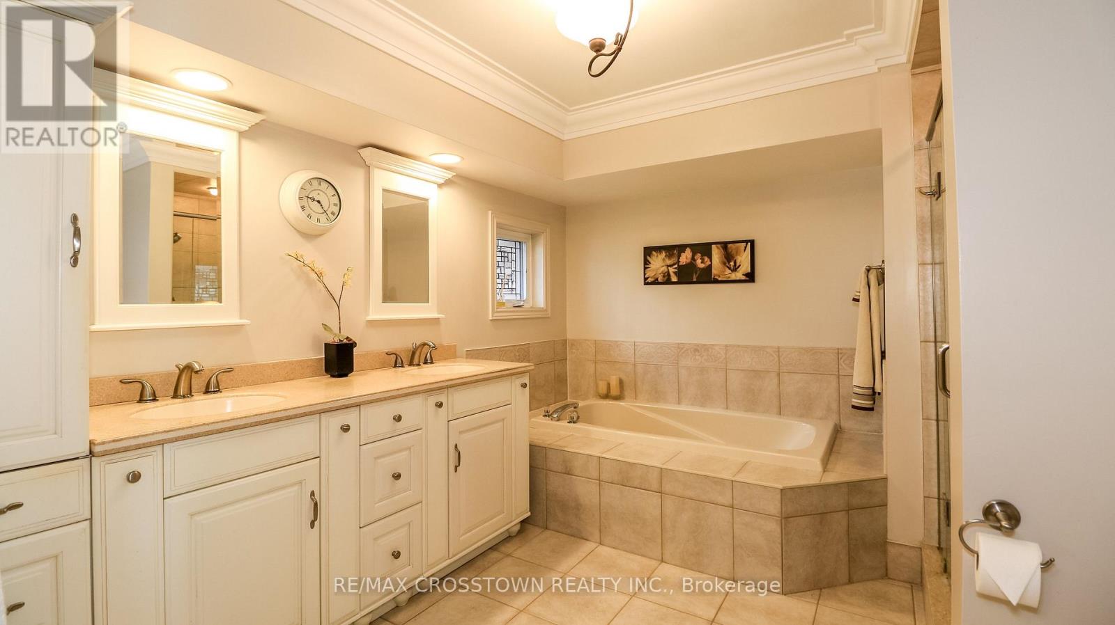 13 GEORGINA DRIVE - 22