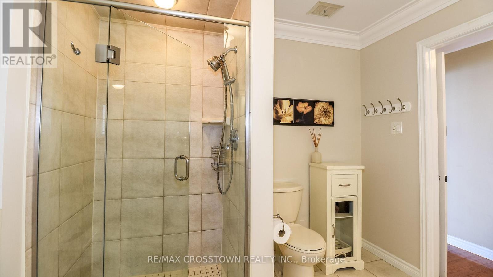 13 GEORGINA DRIVE - 23