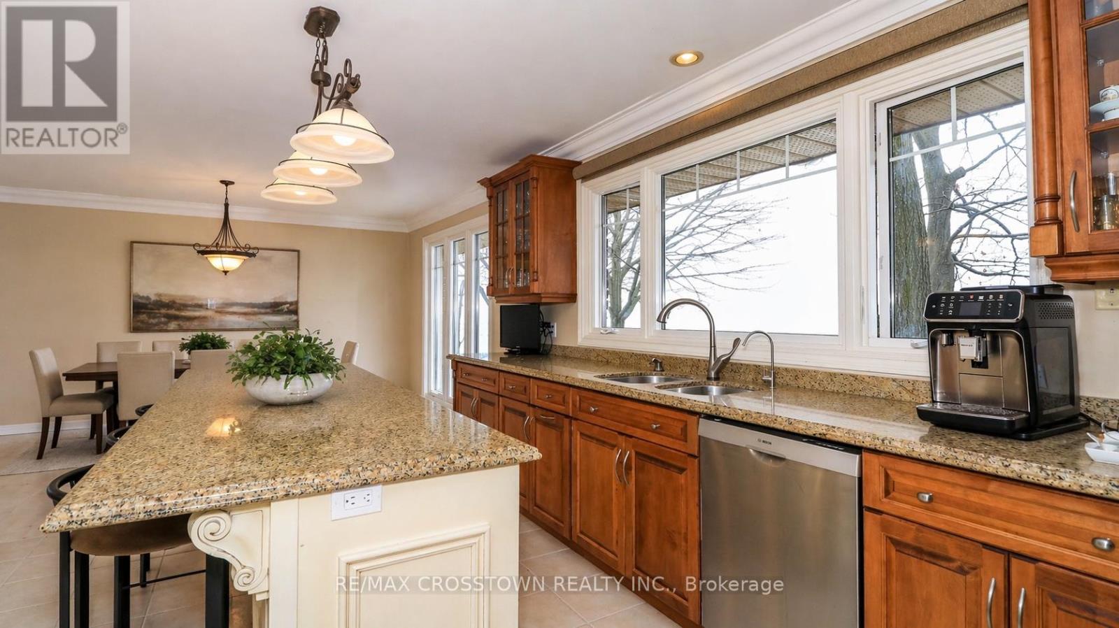13 GEORGINA DRIVE - 27