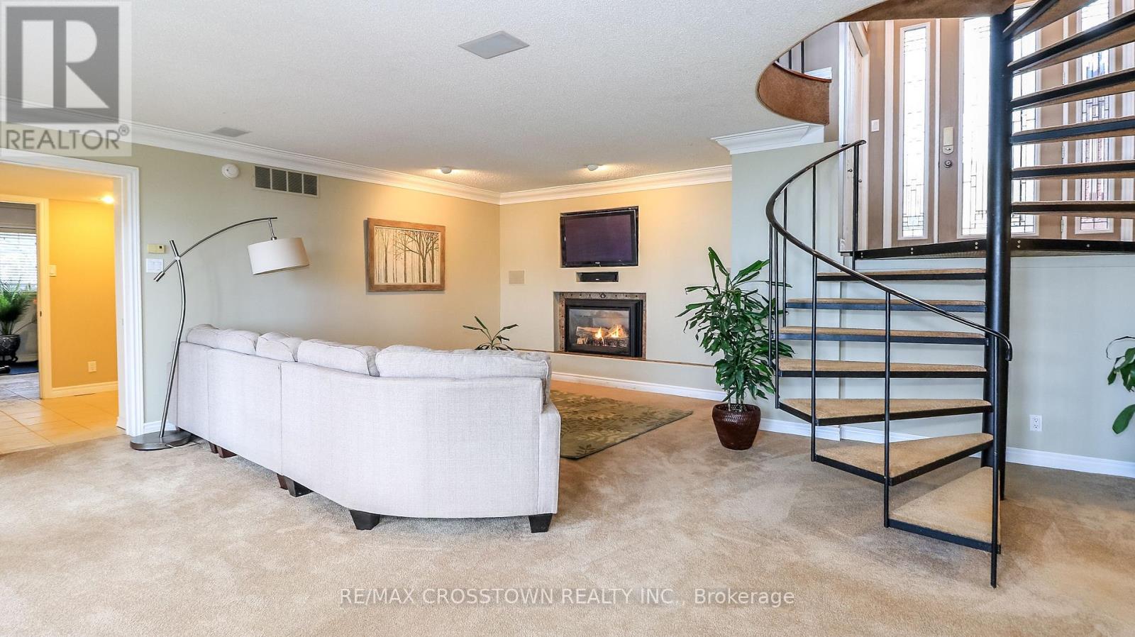 13 GEORGINA DRIVE - 32