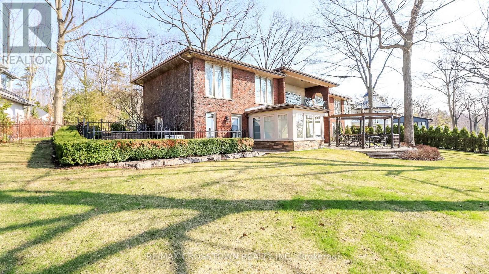 13 GEORGINA DRIVE - 43