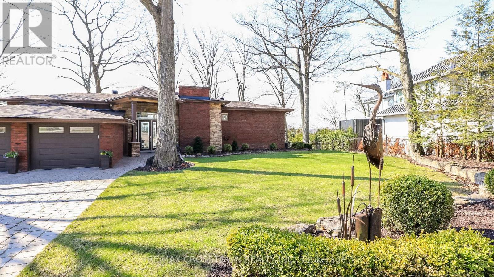 13 GEORGINA DRIVE - 47