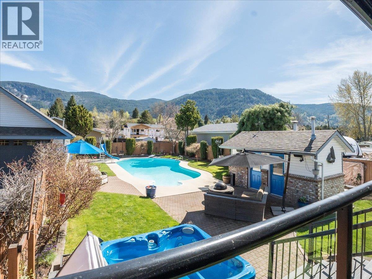 1063 BRIDGEVIEW Crescent - 9