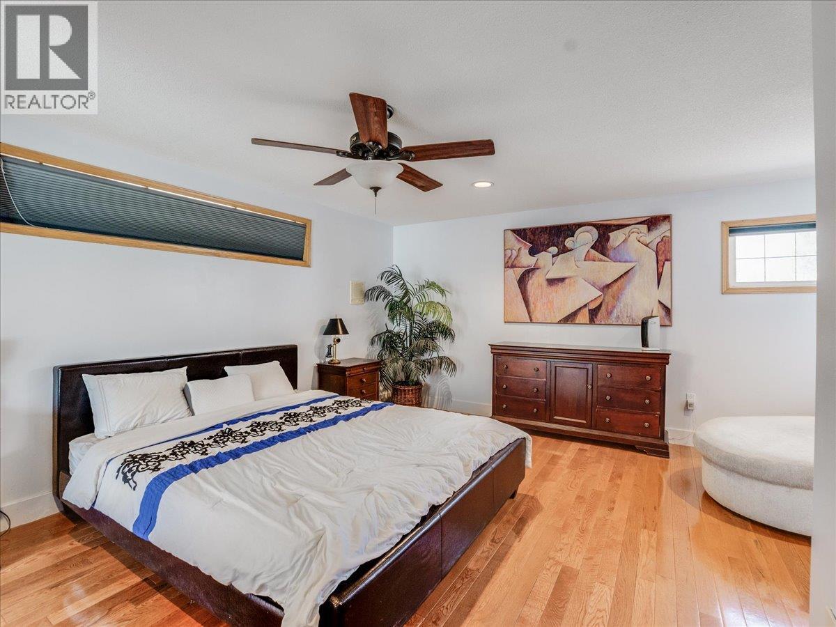1063 BRIDGEVIEW Crescent - 47