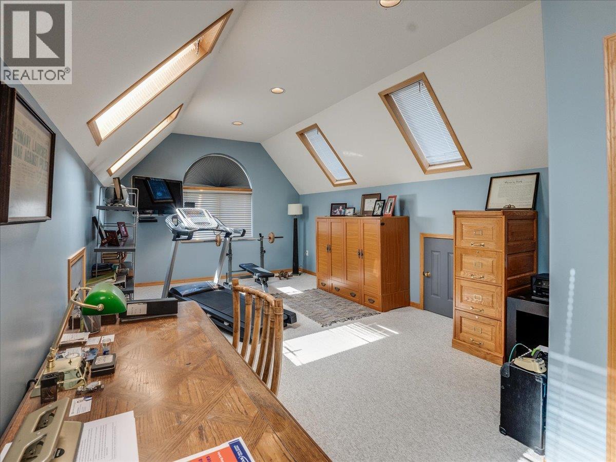 1063 BRIDGEVIEW Crescent - 66