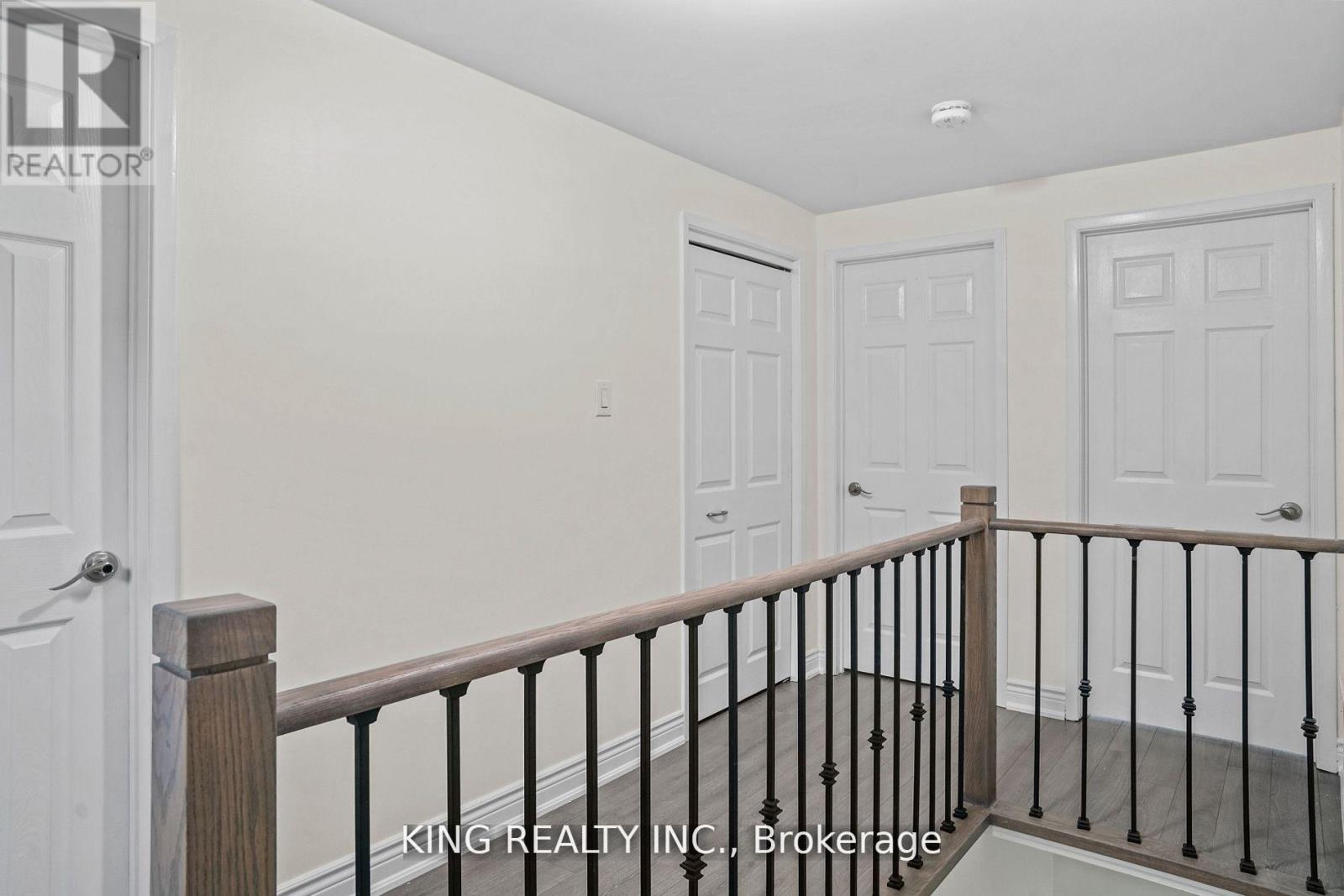 16 WIMBLEDON COURT - 23
