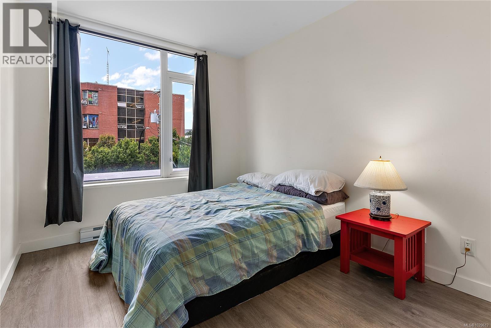 #310 845 Johnson St - 11