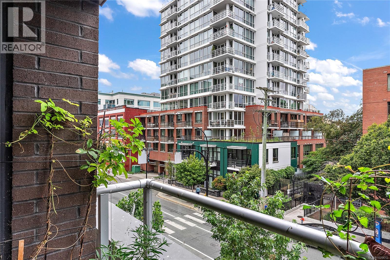 #310 845 Johnson St - 16