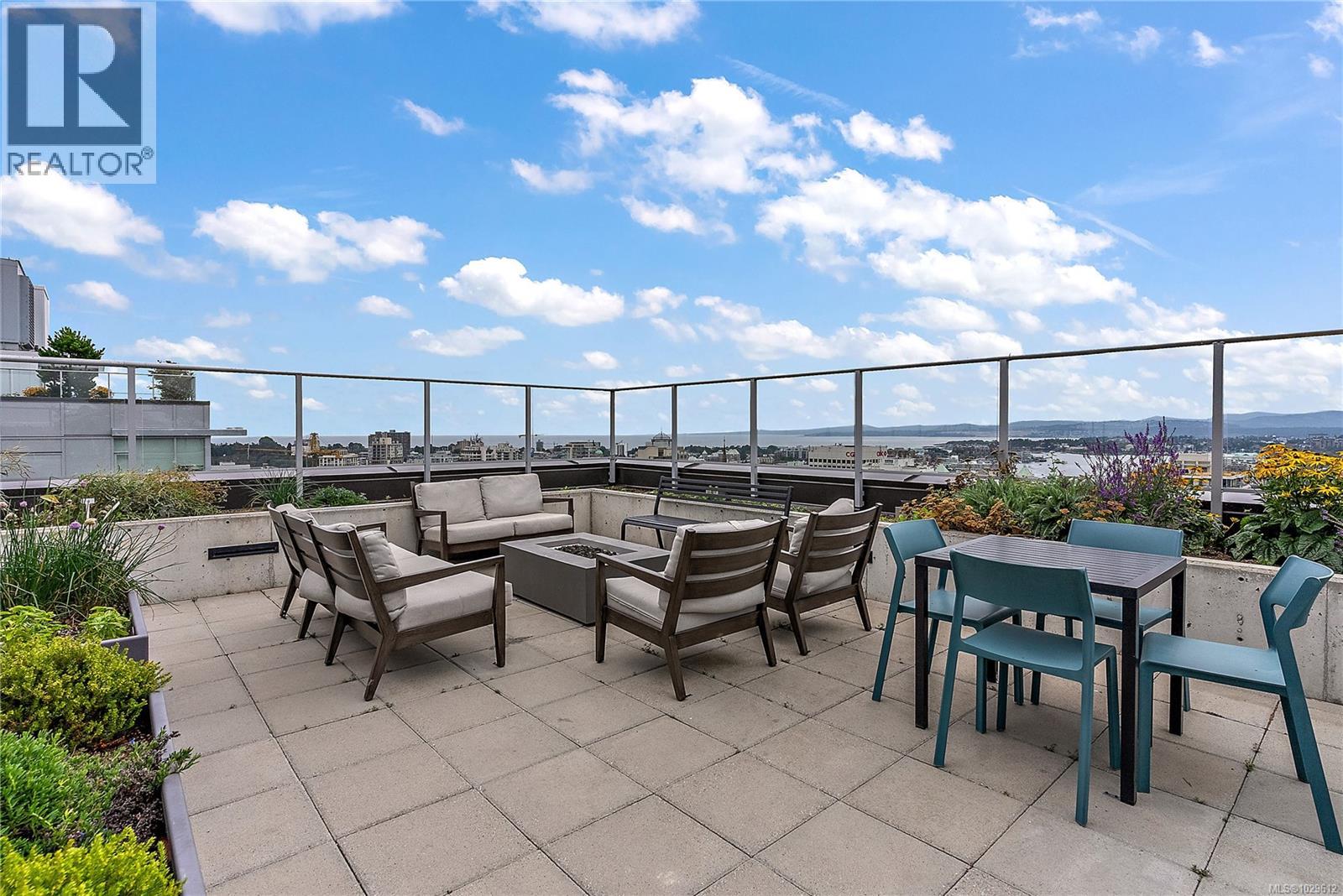 #310 845 Johnson St - 17