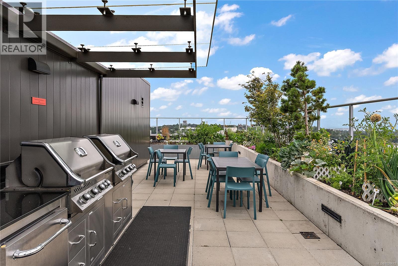 #310 845 Johnson St - 18