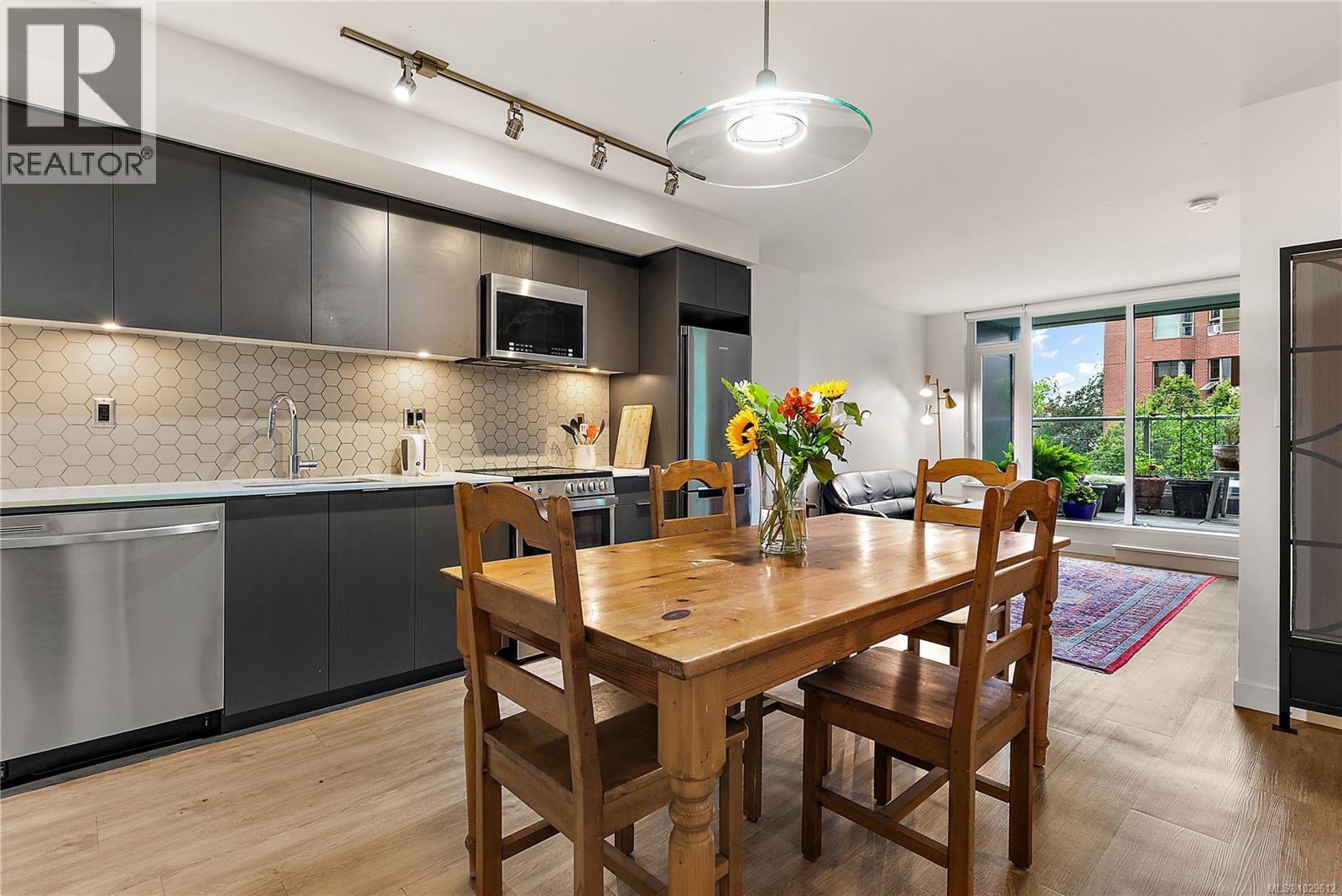 #310 845 Johnson St - Image 3