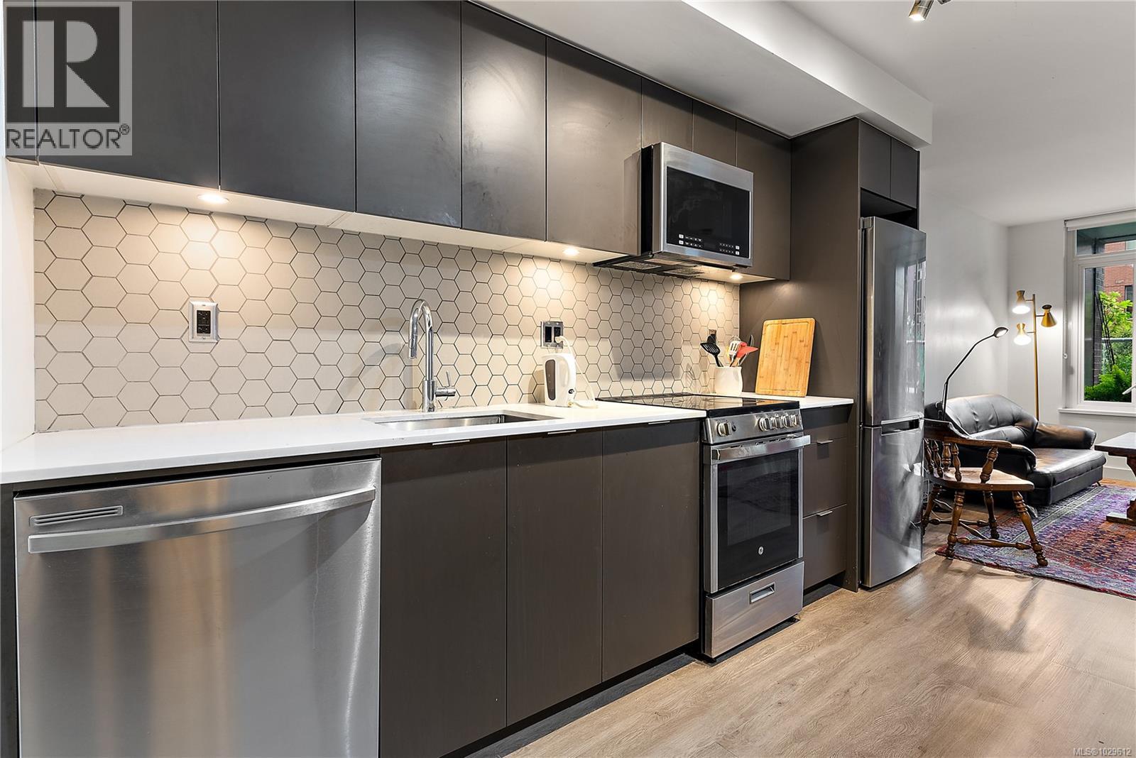 #310 845 Johnson St - 4