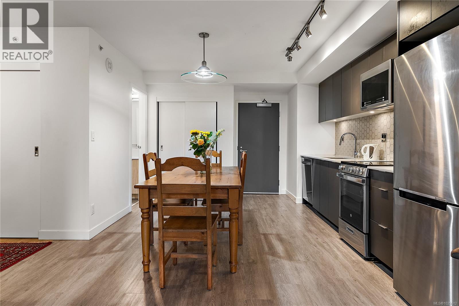 #310 845 Johnson St - 5